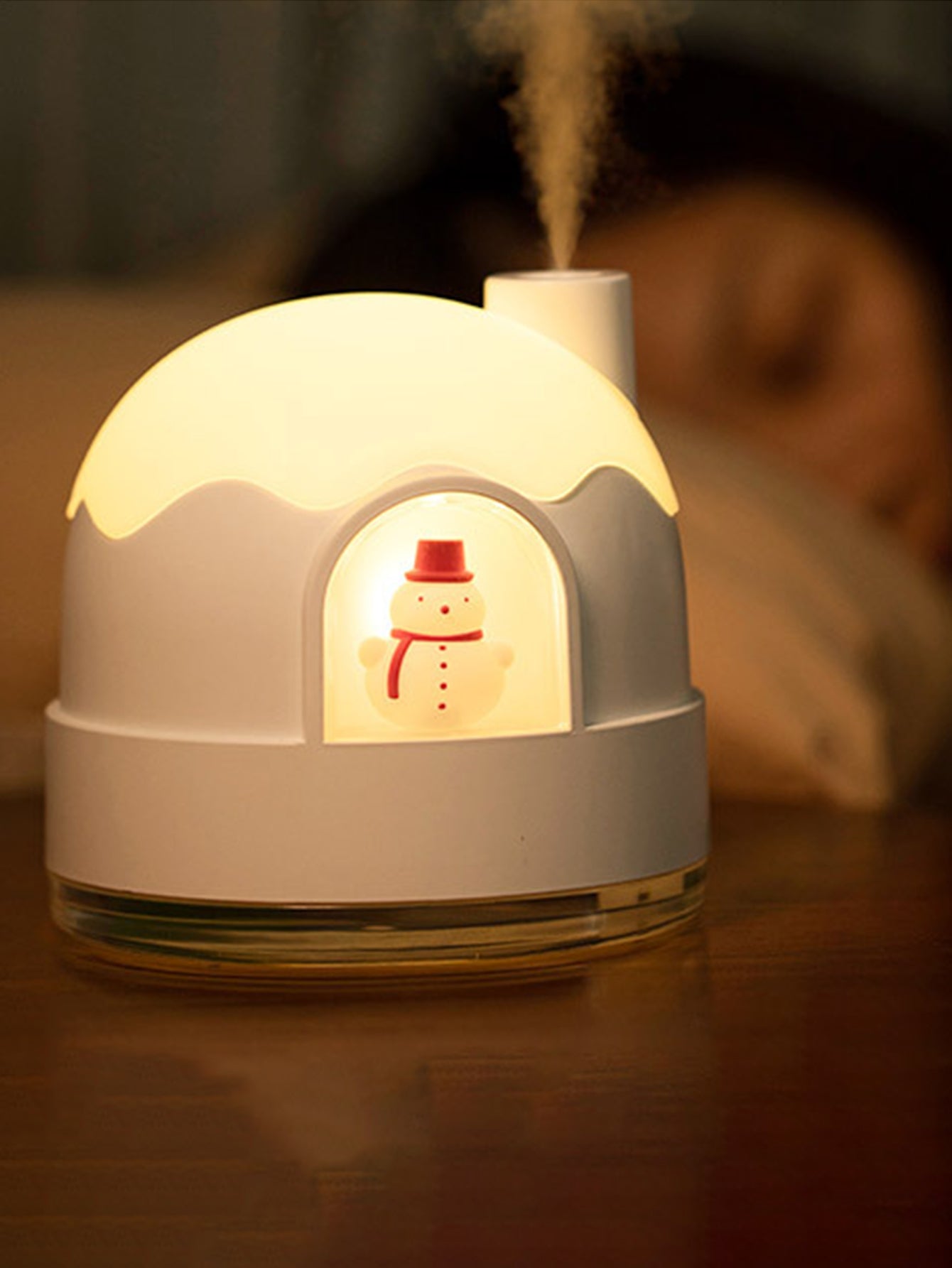 Cute Snow Igloo-Shaped Night Light Humidifier, USB Silent Home Bedroom Humidifier, Mini Desktop Air Moisturizer for Office