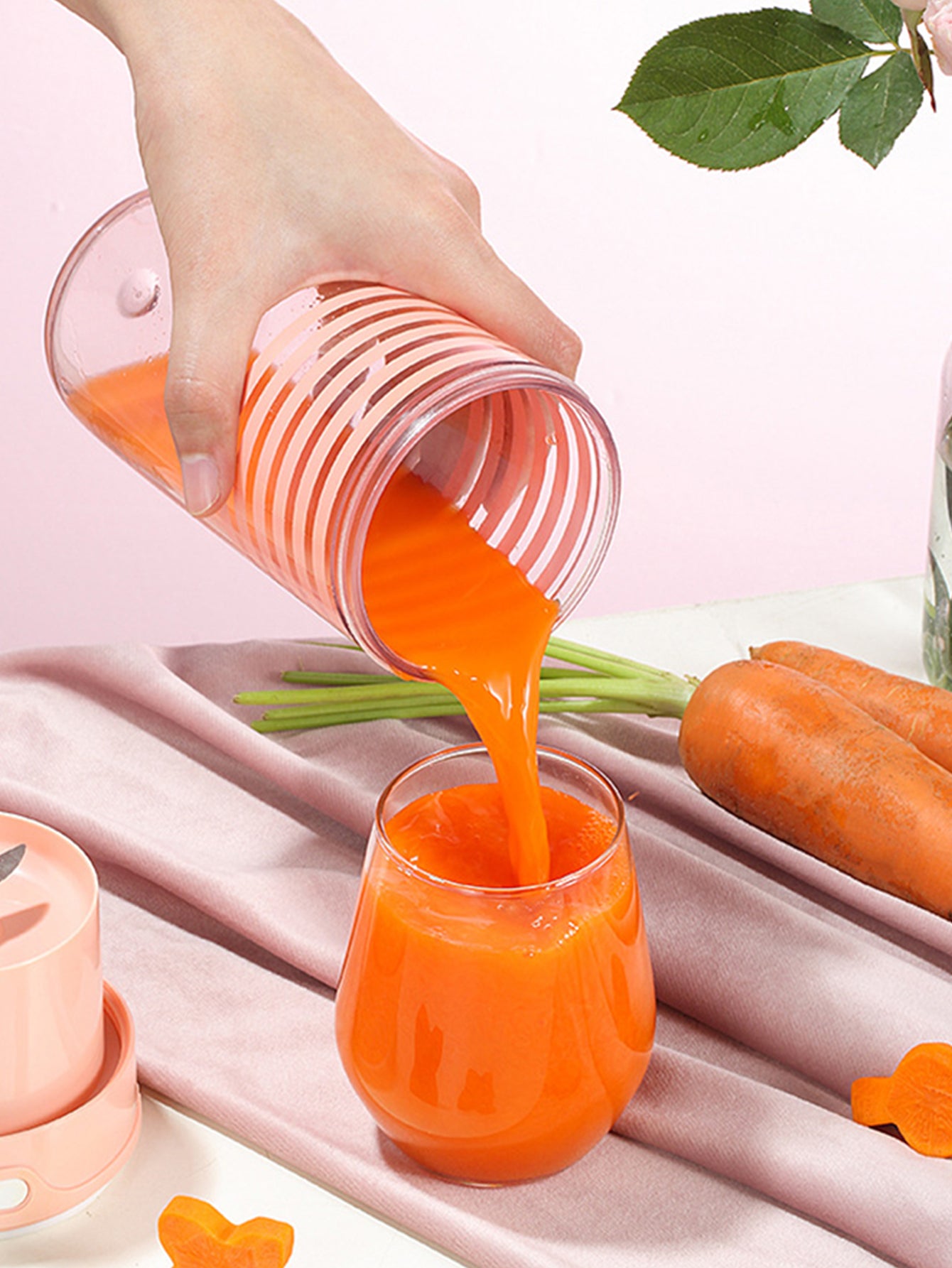 Electric Juicing Cup Multifunctional Mini Juicer Home Portable Juice Cup USB Charging  Orange Juicer Squeezer Juicer Machines Vegetable and Fruit